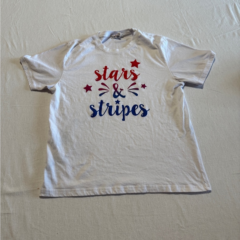 Spirit Holiday Women Size‎ Small Stars & Stripes Graphic T-Shirt